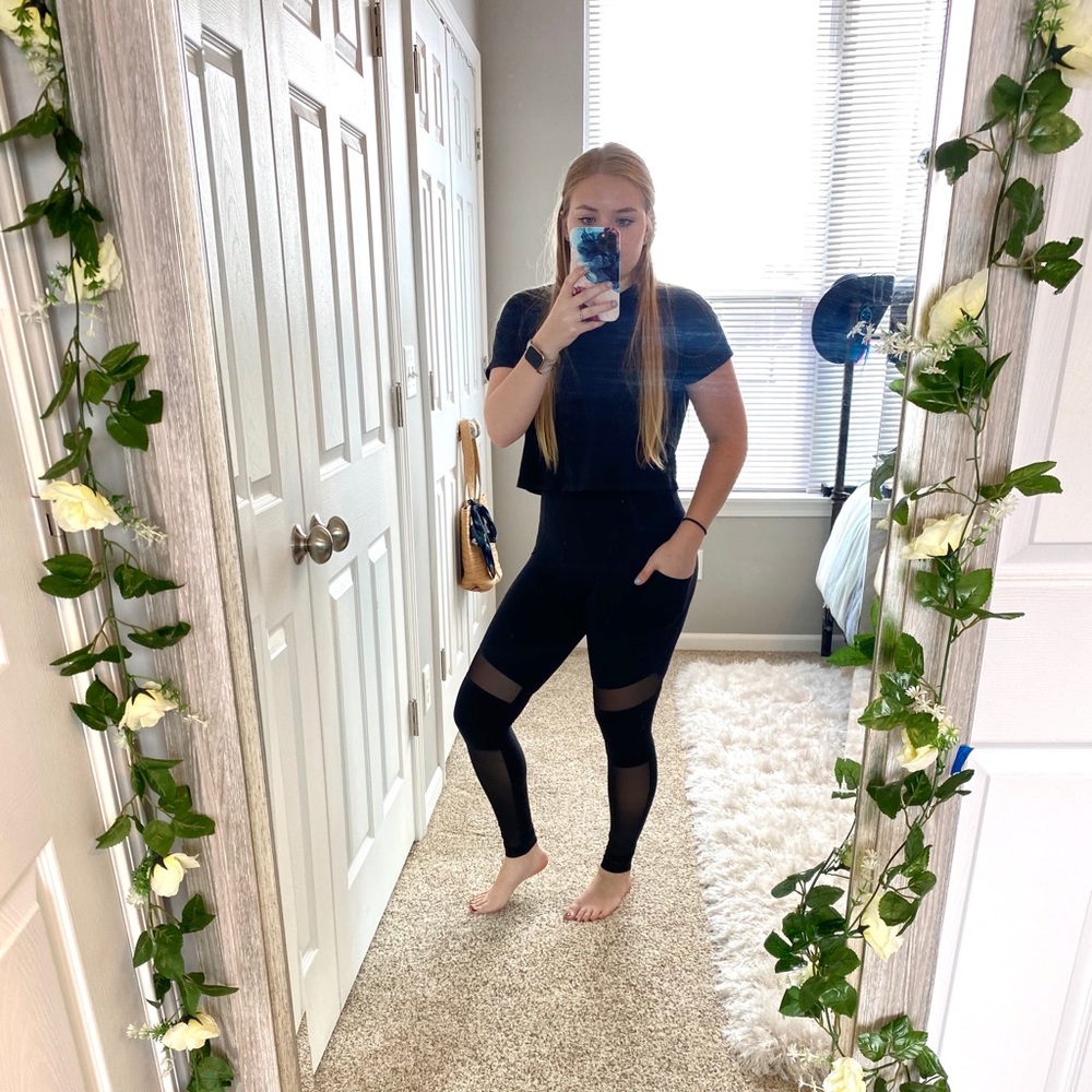 Athleta Mesh pocket leggings